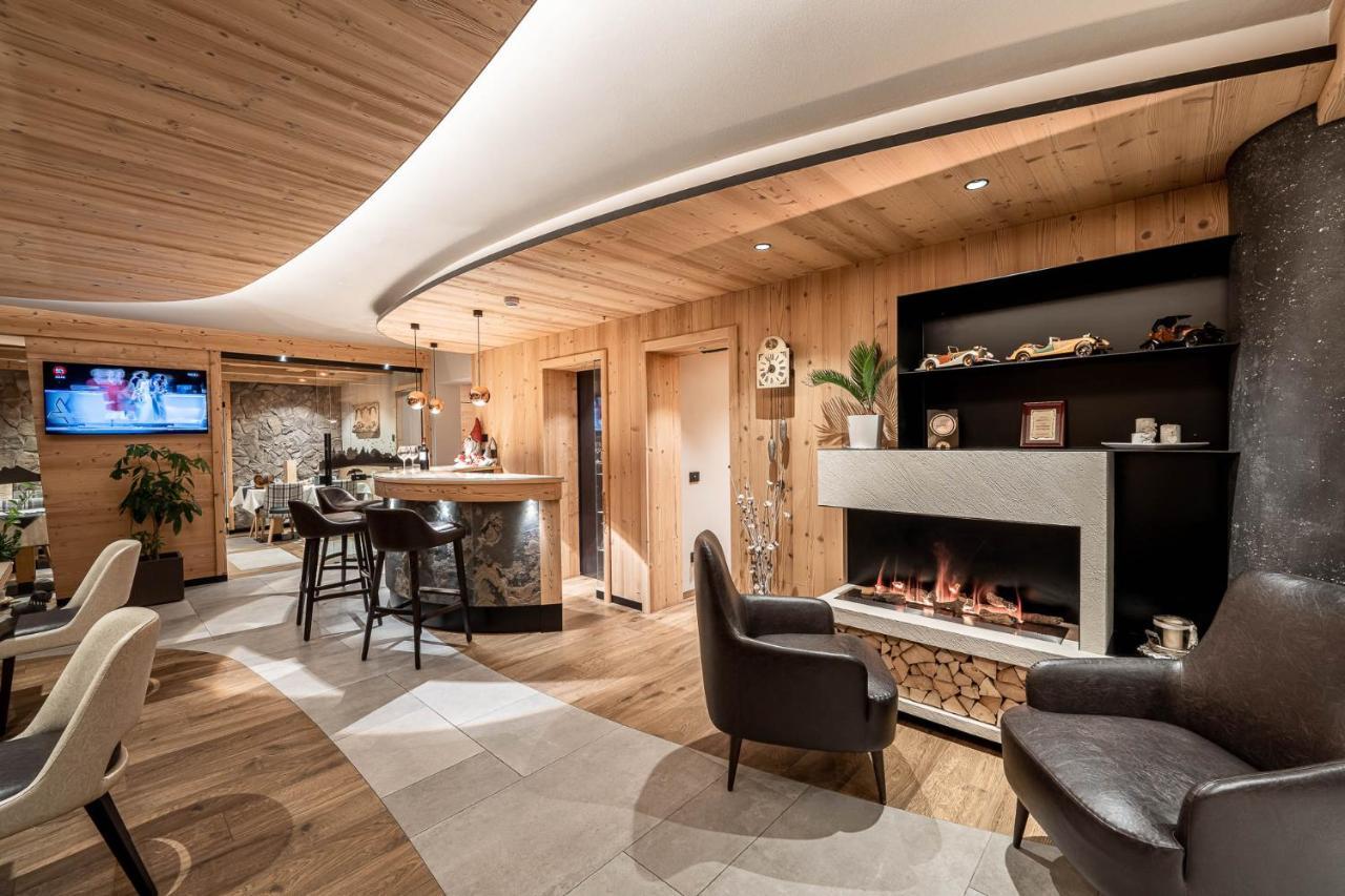 Garni Letizia Bed and Breakfast Campitello di Fassa Eksteriør billede