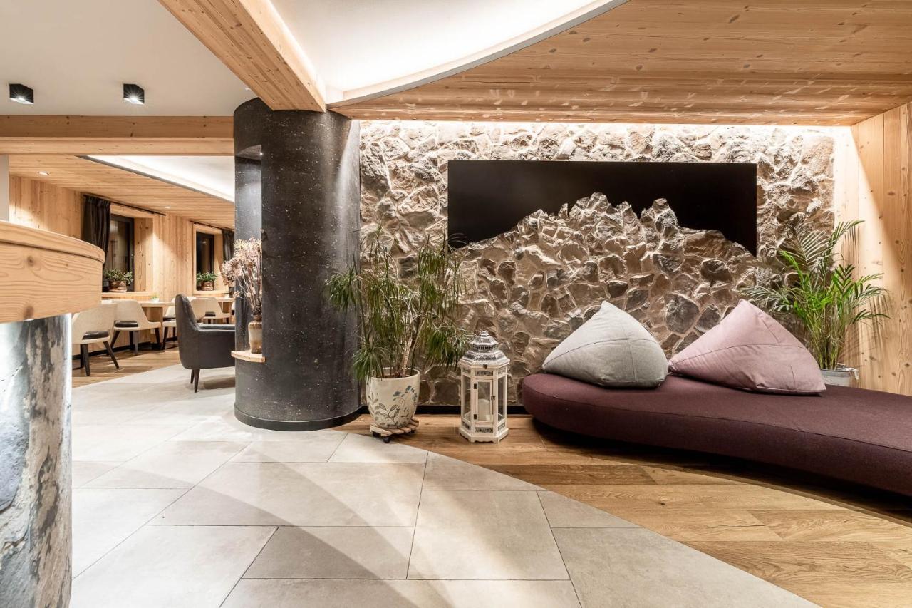 Garni Letizia Bed and Breakfast Campitello di Fassa Eksteriør billede