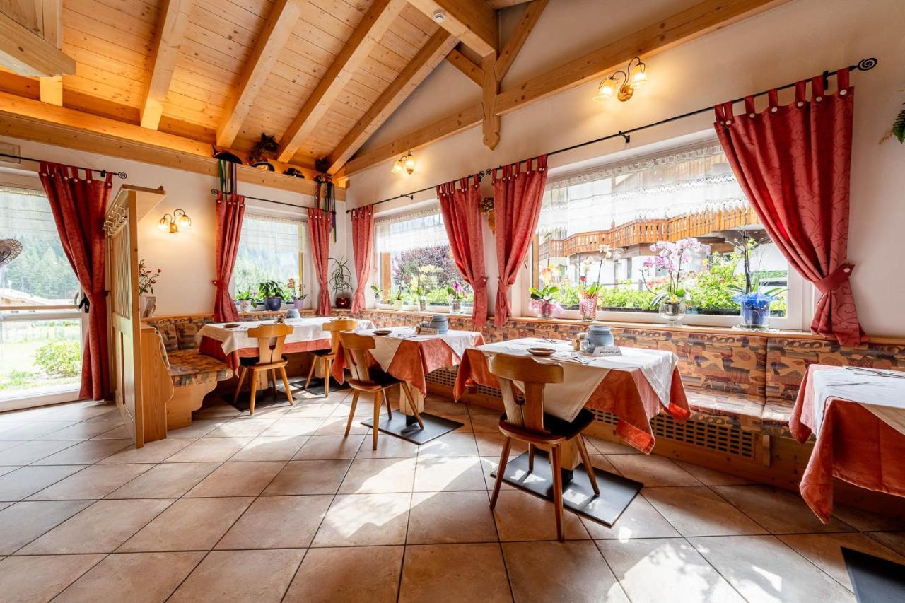 Garni Letizia Bed and Breakfast Campitello di Fassa Eksteriør billede