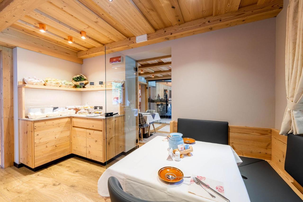 Garni Letizia Bed and Breakfast Campitello di Fassa Eksteriør billede