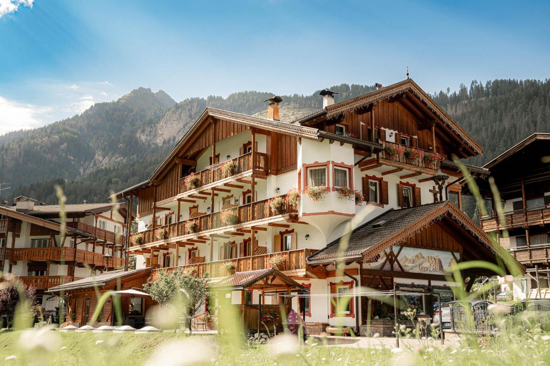 Garni Letizia Bed and Breakfast Campitello di Fassa Eksteriør billede