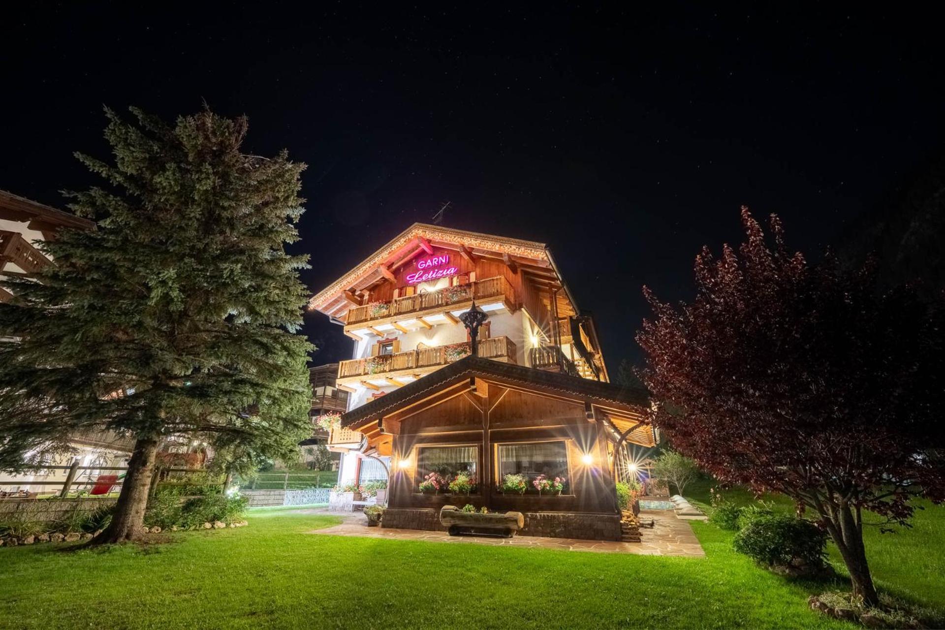 Garni Letizia Bed and Breakfast Campitello di Fassa Eksteriør billede
